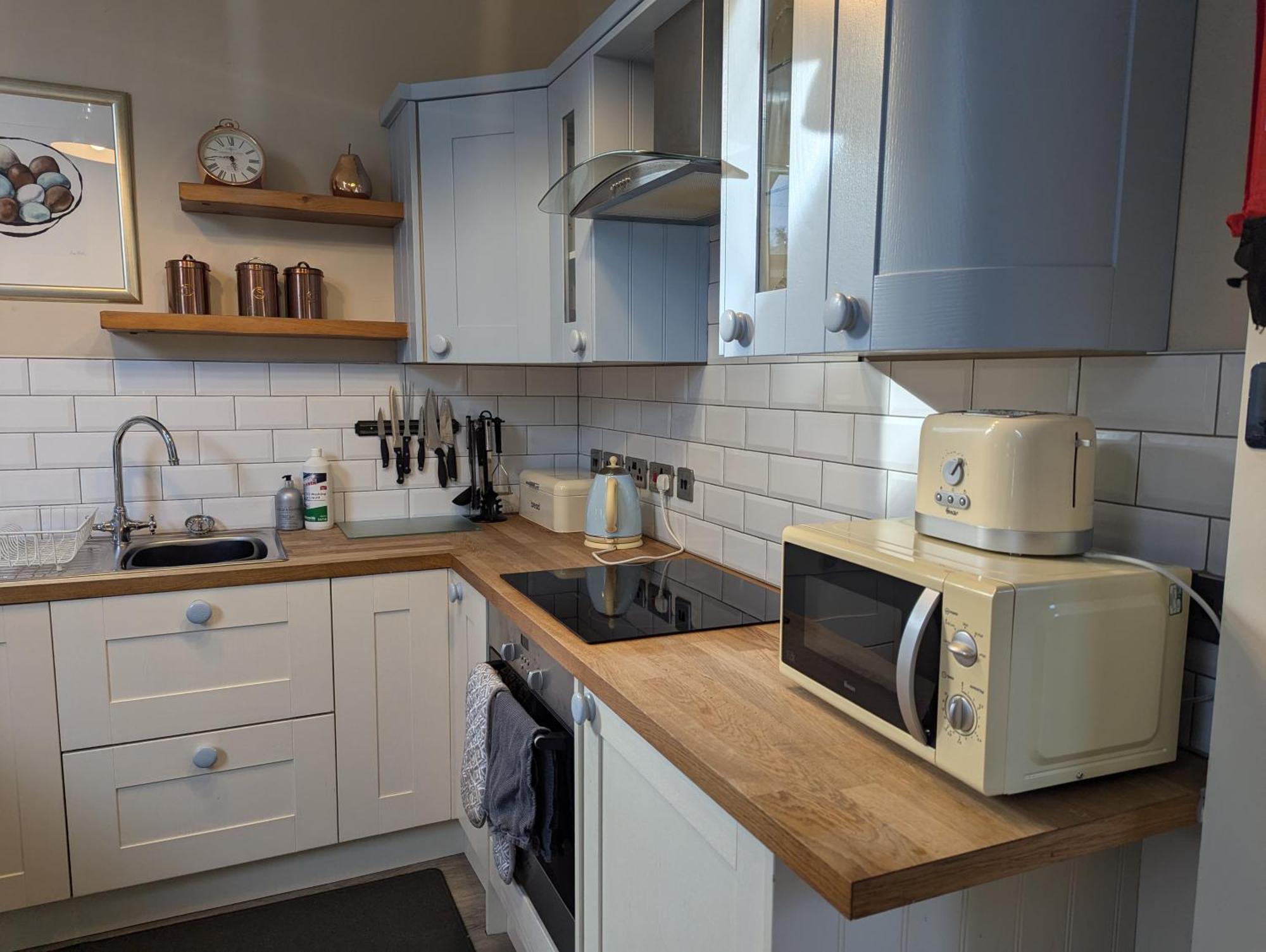 The Coach House Apartment At Cefn Tilla Court, Usk Exteriör bild